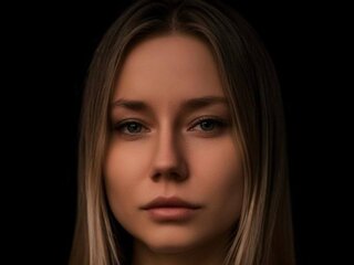 Live hd naked BlytheBennett