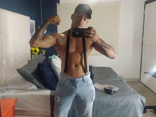 Sex porn shows EnzoThomson